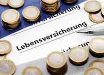 Sichern Sie Ihre Zukunft mit der idealen Lebensversicherung – Jetzt vergleichen!
Sind Sie auf der Suche nach der perfekten Lebensversicherung, um Ihre Familie finanziell abzusichern? Dann sind Sie hier genau richtig! Unser Vergleichsportal bietet Ihnen die Möglichkeit, verschiedene Lebensversicherungen schnell und unkompliziert zu vergleichen. Egal, ob Sie eine klassische Risikolebensversicherung, eine Kapitallebensversicherung oder eine fondsgebundene Lebensversicherung suchen – wir helfen Ihnen, die beste Lösung für Ihre individuellen Bedürfnisse zu finden.

Mit nur wenigen Klicks erhalten Sie eine umfassende Übersicht über die attraktivsten Tarife namhafter Anbieter. Unser benutzerfreundlicher Vergleichsrechner zeigt Ihnen nicht nur die Preise, sondern auch die Leistungen und Bedingungen der verschiedenen Lebensversicherungen transparent auf. So können Sie sicherstellen, dass Sie den optimalen Schutz für Ihre Liebsten wählen.

Eine Lebensversicherung ist eine wichtige Absicherung, die im Falle Ihres Todes finanzielle Sicherheit für Ihre Angehörigen bietet. Mit einer Risikolebensversicherung stellen Sie sicher, dass Ihre Familie im Ernstfall nicht in finanzielle Not gerät. Zudem können Sie mit einer Kapitallebensversicherung auch für Ihre eigene Altersvorsorge vorsorgen und von einer garantierten Auszahlung profitieren.

Wussten Sie, dass viele Versicherer zusätzliche Leistungen anbieten? Ob eine Unfallversicherung, die im Falle eines Unfalls leistet, oder die Möglichkeit, Ihre Versicherungssumme im Laufe der Zeit zu erhöhen – wir informieren Sie über die besten Optionen, die Ihre Lebensversicherung noch attraktiver machen.

Profitieren Sie von unseren wertvollen Informationen und unabhängigen Bewertungen anderer Nutzer, die Ihnen helfen, die richtige Entscheidung zu treffen. Zögern Sie nicht länger! Besuchen Sie unser Vergleichsportal und finden Sie die Lebensversicherung, die perfekt zu Ihnen und Ihrer Lebenssituation passt. Schützen Sie Ihre Familie und sorgen Sie für eine sichere Zukunft – vergleichen Sie jetzt und profitieren Sie von den besten Angeboten! Ihre ideale Lebensversicherung wartet auf Sie!