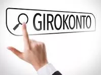Girokonto Finden Sie das perfekte Girokonto – Schnell und unkompliziert vergleichen!
Suchen Sie nach einem Girokonto, das zu Ihren individuellen Bedürfnissen passt? Dann sind Sie bei uns genau richtig! Unser Vergleichsportal bietet Ihnen die Möglichkeit, verschiedene Girokonten von namhaften Banken und Finanzinstituten schnell und einfach zu vergleichen. Egal, ob Sie ein kostenloses Girokonto, ein Konto mit attraktiven Zinsen oder spezielle Funktionen wie eine Kreditkarte suchen – wir helfen Ihnen, die beste Entscheidung zu treffen.
Ein Girokonto ist die Grundlage Ihrer finanziellen Aktivitäten. Es ermöglicht Ihnen, Ihren Zahlungsverkehr zu verwalten, Gehaltseingänge zu erhalten und Rechnungen zu begleichen. Doch nicht jedes Konto ist gleich. Die Konditionen können erheblich variieren, von Kontoführungsgebühren über Zinssätze bis hin zu zusätzlichen Leistungen. Mit unserem Vergleichsrechner erhalten Sie in nur wenigen Klicks eine umfassende Übersicht über die attraktivsten Girokonten auf dem Markt.
Warum ein Girokonto vergleichen? Durch einen Vergleich können Sie sicherstellen, dass Sie die besten Konditionen für Ihre finanzielle Situation erhalten. Viele Banken bieten mittlerweile kostenlose Girokonten an, die keine monatlichen Gebühren erheben und attraktive Zusatzleistungen beinhalten, wie beispielsweise eine kostenlose Kreditkarte oder kostenlose Bargeldabhebungen an Geldautomaten.
Unser Vergleichsportal ermöglicht es Ihnen, die verschiedenen Angebote anhand Ihrer persönlichen Kriterien zu filtern. Ob Sie Wert auf hohe Zinsen, einen umfassenden Online-Banking-Service oder die Möglichkeit zur Kontoeröffnung ohne Schufa-Abfrage legen – wir haben die passenden Optionen für Sie.
Profitieren Sie von unseren umfassenden Informationen, die Ihnen helfen, die richtige Wahl zu treffen. Zudem bieten wir Ihnen unabhängige Bewertungen und Erfahrungsberichte anderer Nutzer, die Ihnen bei Ihrer Entscheidungsfindung helfen.
Warten Sie nicht länger! Besuchen Sie unser Vergleichsportal und finden Sie das Girokonto, das perfekt zu Ihnen passt. Sichern Sie sich die besten Konditionen und genießen Sie die Freiheit, Ihre Finanzen nach Ihren Wünschen zu verwalten. Vergleichen Sie jetzt und starten Sie in eine sorgenfreie finanzielle Zukunft!
