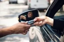 Mietwagen Finde den perfekten Mietwagen – Dein Vergleichsportal für flexible Mobilität!
Bist du auf der Suche nach dem idealen Mietwagen für deinen nächsten Roadtrip oder Urlaub? Dann bist du hier genau richtig! Unser Vergleichsportal hilft dir dabei, die besten Mietwagenangebote in deiner Region oder am gewünschten Zielort zu finden und zu vergleichen. Egal, ob du ein kleines Stadtauto, ein geräumiges Familienfahrzeug oder einen luxuriösen Sportwagen benötigst – wir haben das passende Angebot für dich!
Mit nur wenigen Klicks kannst du die Angebote der verschiedenen Mietwagenanbieter durchstöbern. Gib einfach deinen Abholort, das gewünschte Mietdatum und die Fahrzeugkategorie ein, und schon präsentieren wir dir eine maßgeschneiderte Liste von verfügbaren Mietwagen. Unsere benutzerfreundliche Plattform ermöglicht es dir, die Angebote nach Preis, Fahrzeugtyp, Kilometerbegrenzung und weiteren Kriterien zu filtern, sodass du die optimale Lösung für deine Bedürfnisse auswählen kannst.
Warum ist ein Mietwagenvergleich so wichtig? Die Preise und Konditionen können erheblich variieren, und viele Reisende zahlen oft mehr, als nötig. Durch unseren einfachen Vergleich kannst du nicht nur Geld sparen, sondern auch von attraktiven Sonderaktionen und Rabatten profitieren. Viele Anbieter bieten zudem spezielle Angebote für Frühbucher oder Langzeitmieten an, die sich lohnen können.
Zusätzlich findest du wertvolle Informationen zu den einzelnen Mietwagenanbietern, einschließlich Bewertungen und Erfahrungsberichte von anderen Nutzern. So kannst du sicher sein, dass du nicht nur den besten Preis, sondern auch einen zuverlässigen Service erhältst.
Warte nicht länger! Besuche unser Vergleichsportal und entdecke, wie einfach es ist, den perfekten Mietwagen für deine nächste Reise zu finden. Gemeinsam sorgen wir dafür, dass du flexibel und unabhängig unterwegs bist – egal, wo dein Abenteuer dich hinführt!