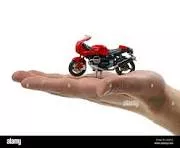Finden Sie die perfekte Motorrad-Versicherung – schnell und unkompliziert!
Sind Sie auf der Suche nach der optimalen Motorrad-Versicherung, die Ihren individuellen Bedürfnissen gerecht wird? Dann sind Sie hier genau richtig! Unser Vergleichsportal bietet Ihnen die Möglichkeit, verschiedene Motorrad-Versicherungen einfach und übersichtlich zu vergleichen. Egal, ob Sie ein neues Motorrad versichern oder Ihre bestehende Versicherung wechseln möchten – wir helfen Ihnen, die beste Lösung zu finden!
Mit nur wenigen Klicks erhalten Sie eine umfassende Übersicht über die attraktivsten Tarife namhafter Anbieter. Wählen Sie zwischen Haftpflicht-, Teilkasko- oder Vollkaskoversicherung und passen Sie die Suche an Ihre persönlichen Anforderungen an. Unser benutzerfreundlicher Vergleichsrechner zeigt Ihnen nicht nur die Preise, sondern auch die Leistungen der verschiedenen Tarife transparent auf.
Profitieren Sie von unserem umfangreichen Wissen und unseren Tipps, die Ihnen helfen, die richtige Entscheidung zu treffen. Unsere unabhängigen Bewertungen und Erfahrungsberichte anderer Nutzer geben Ihnen wertvolle Einblicke und unterstützen Sie dabei, die optimale Versicherung für Ihr Motorrad zu wählen. So stellen Sie sicher, dass Sie nicht nur den günstigsten, sondern auch den besten Schutz für Ihr Zweirad erhalten.
Wussten Sie, dass viele Versicherer spezielle Rabatte anbieten? Ob für Fahranfänger, Saisonfahrer oder bestimmte Motorradtypen – wir informieren Sie über die besten Möglichkeiten, um Geld zu sparen.
Zögern Sie nicht länger! Besuchen Sie unser Vergleichsportal und entdecken Sie die Motorrad-Versicherung, die perfekt zu Ihnen passt. Schützen Sie Ihr Motorrad und genießen Sie das Fahrvergnügen auf zwei Rädern mit einem guten Gefühl. Vergleichen Sie jetzt und profitieren Sie von den besten Angeboten! Ihre ideale Motorrad-Versicherung wartet auf Sie – starten Sie noch heute!